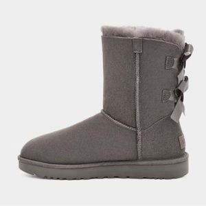 UGG Bailey Bow II GREY size 7